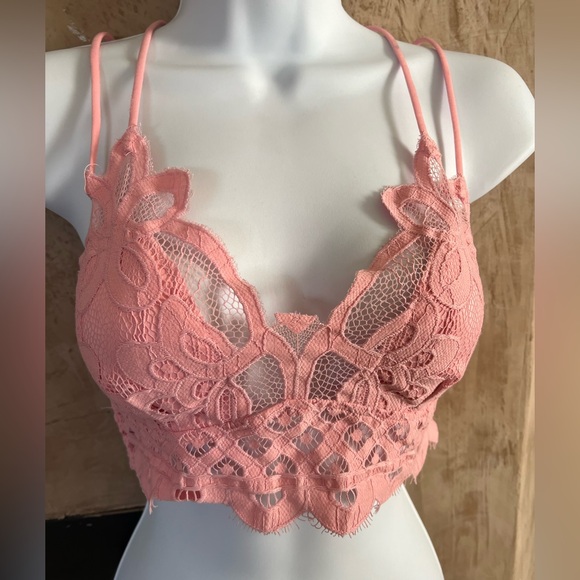 Zenana Outfitters Tops - LIGHT PINK LACE BRALETTE